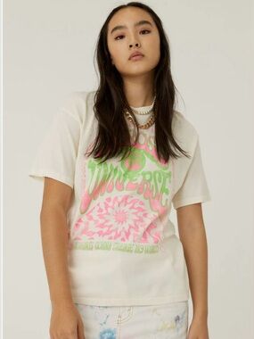 Daydreamer The Beatles “Across The Universe” Band Tee in Vintage White